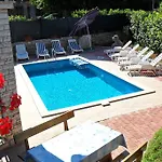 Appartamento Family Friendly With A Swimming Pool Nedescina, Central Istria - Sredisnja Istra - 7455 Nedeščina